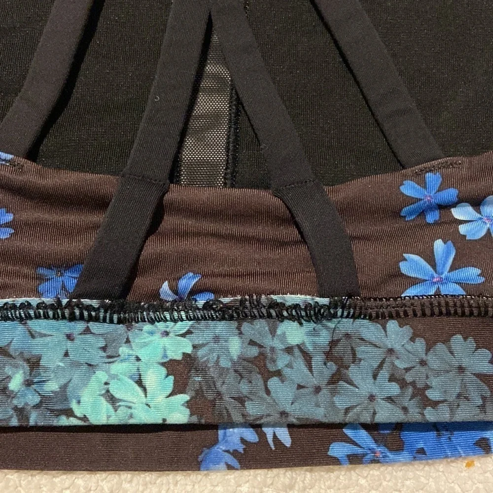 Lululemon Energy Bra Petal Pop Multi / Black Sports Bra Size 6 No Remova…​​​ - Picture 4 of 5